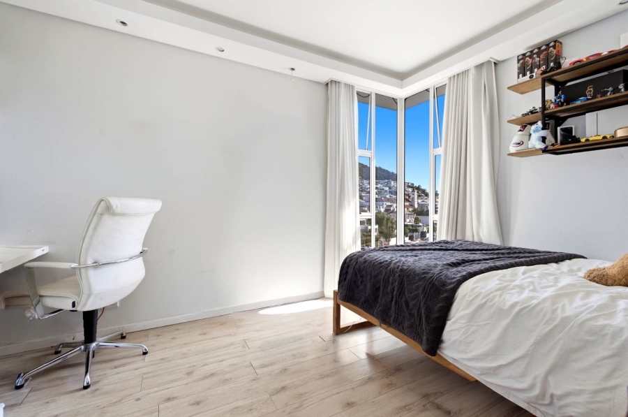 To Let 3 Bedroom Property for Rent in Green Point Western Cape